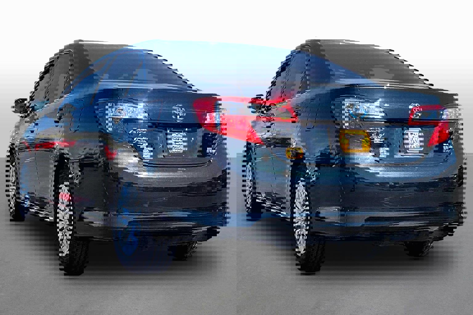 Used 2014 Toyota Camry LE image 7