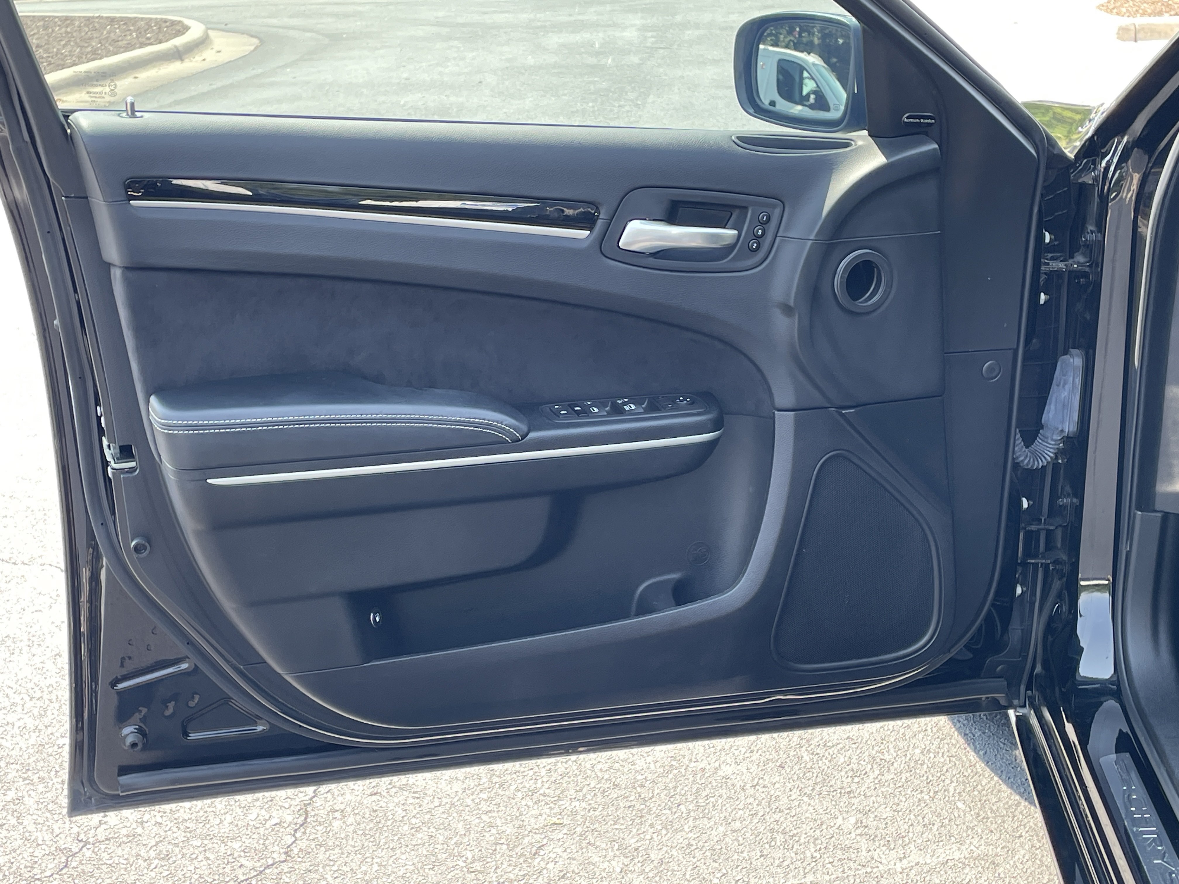 Used 2023 Chrysler 300 C RWD image 13