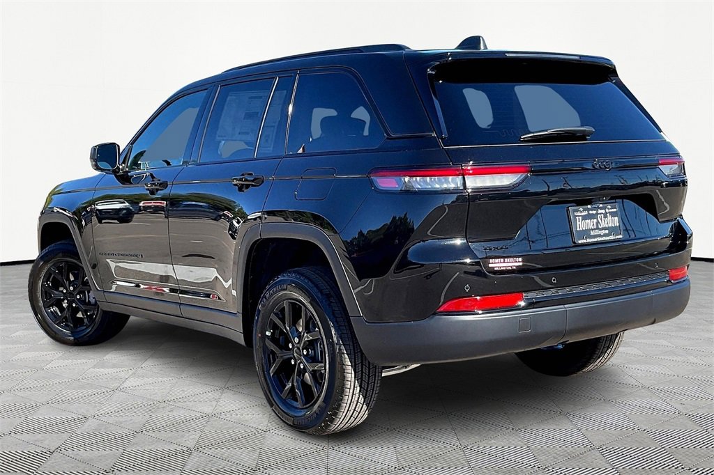 New 2025 Jeep Grand Cherokee Altitude image 3
