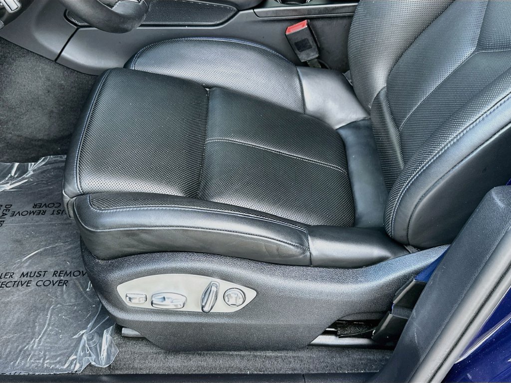 Certified 2024 Porsche Macan AWD/4WD image 22