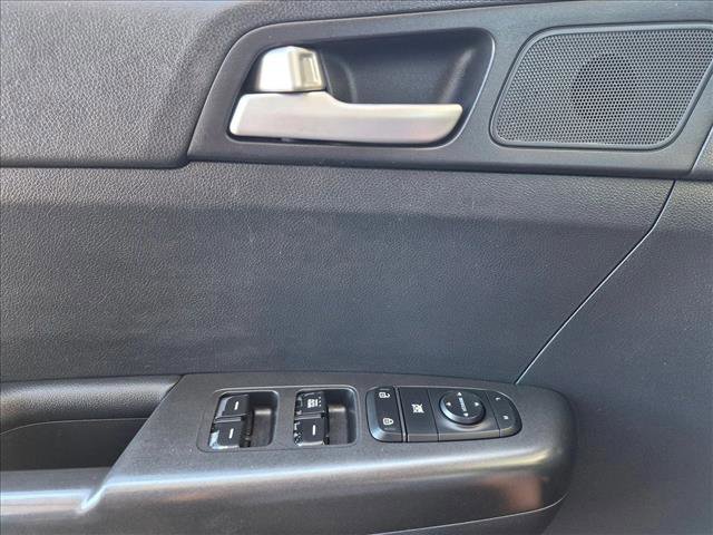 Used 2017 Kia Sportage LX AWD/4WD image 15