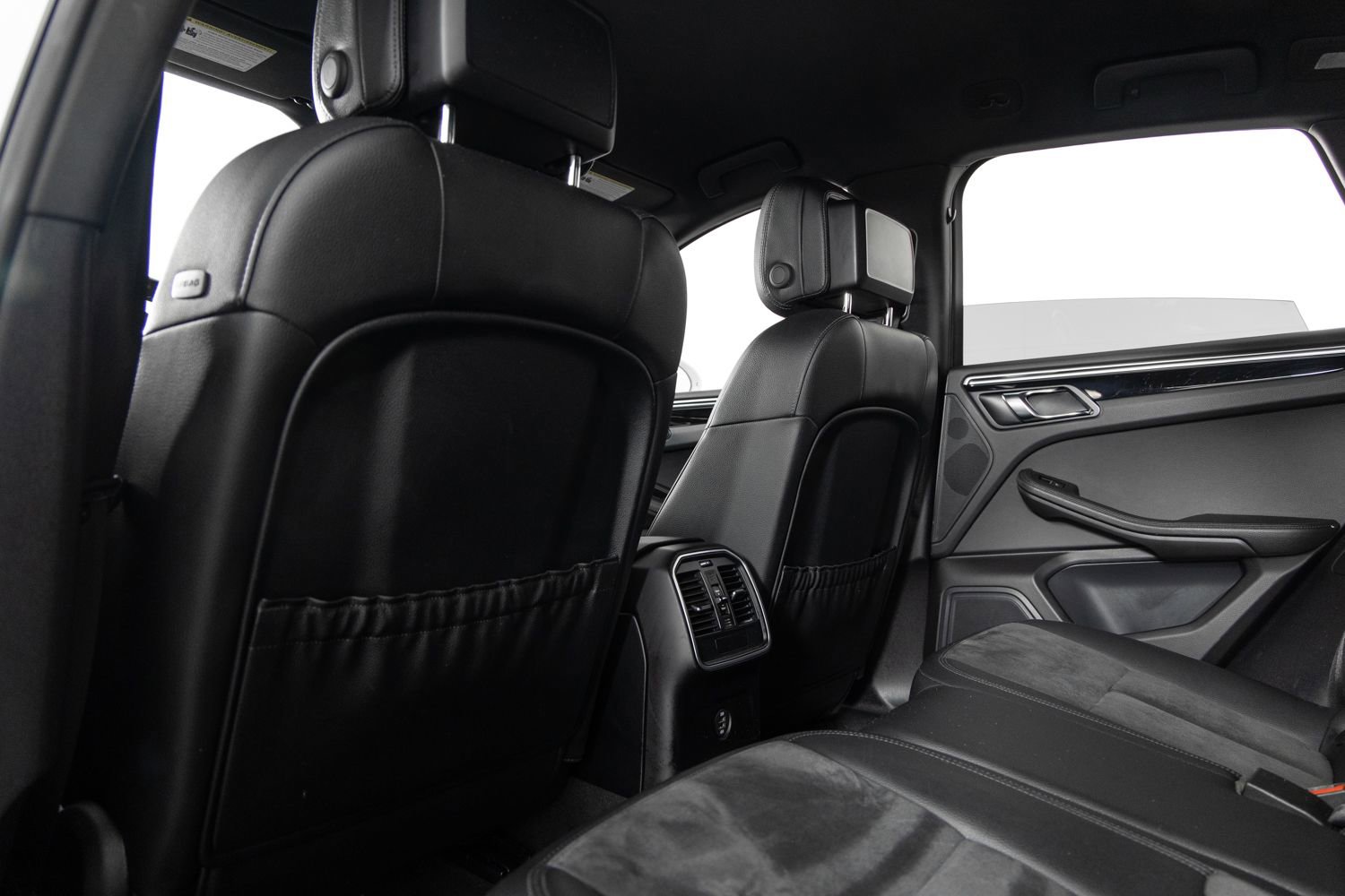 Used 2018 Porsche Macan Sport Edition image 19