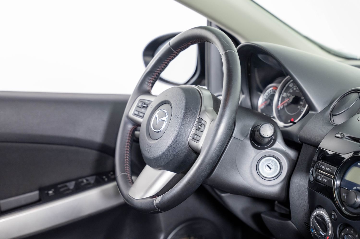 Used 2014 MAZDA MAZDA2 Touring image 25