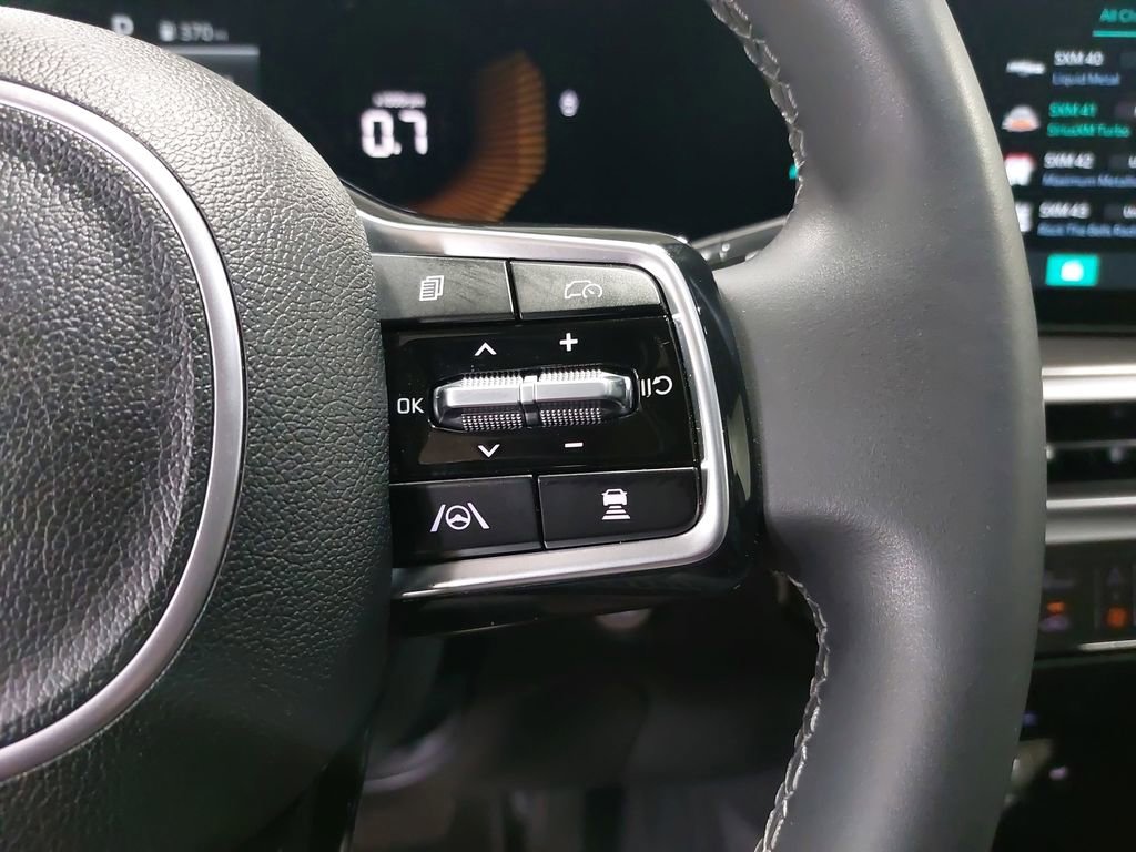 Used 2024 Kia Sorento S w/ Panoramic Sunroof Package image 18