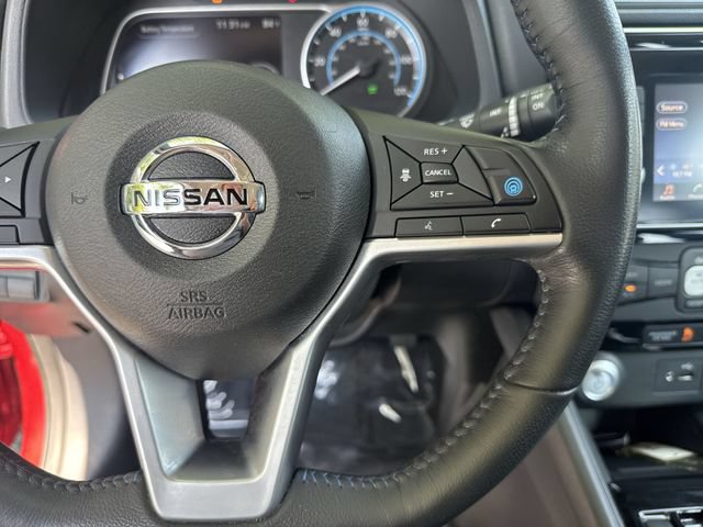 Used 2018 Nissan Leaf SV w/ SV Technology Package FWD image 17