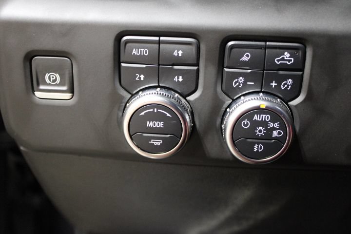 Used 2025 GMC Sierra 2500 AT4 AWD/4WD image 42