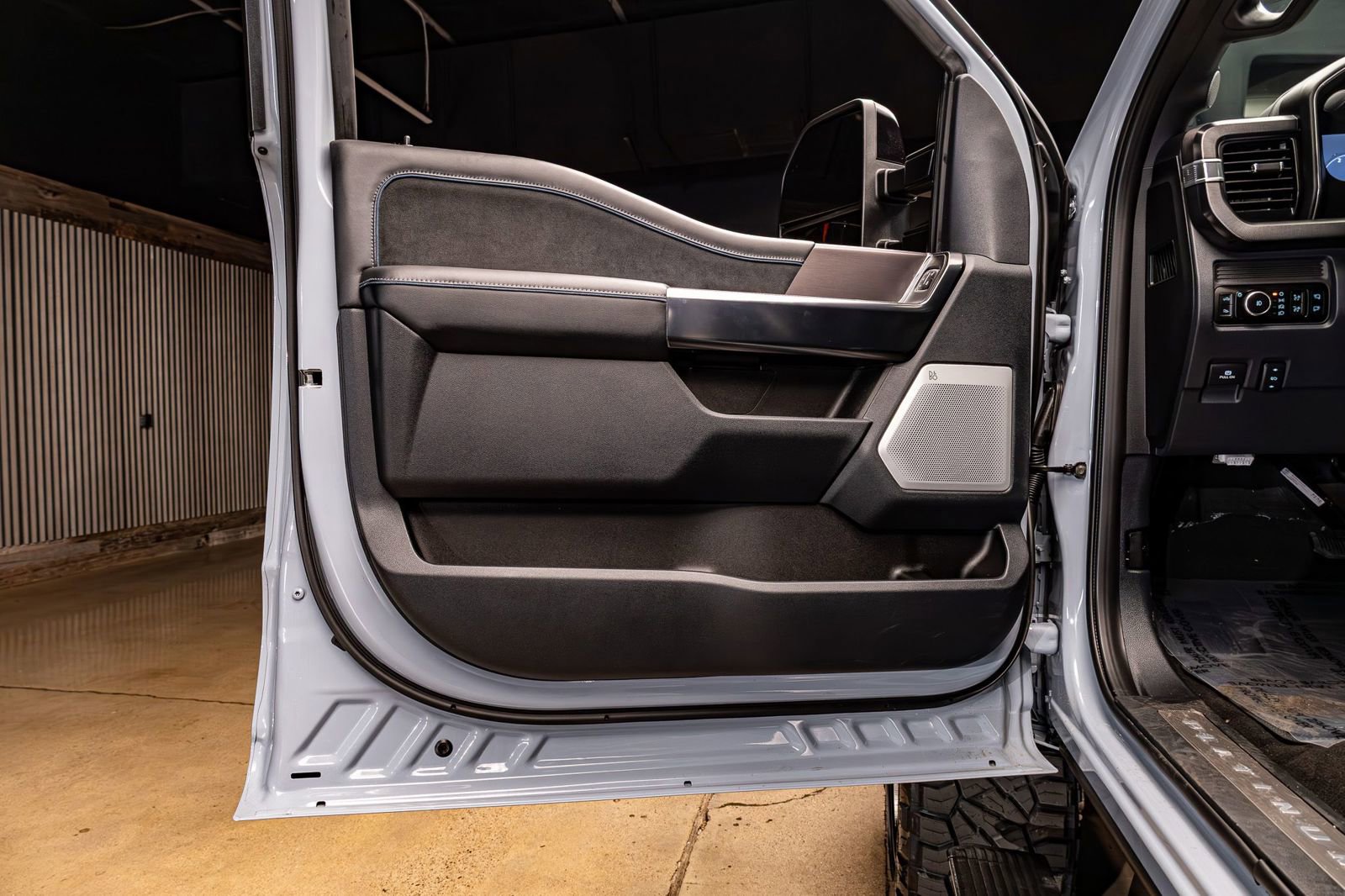 Used 2026 Ford F250 Platinum image 30