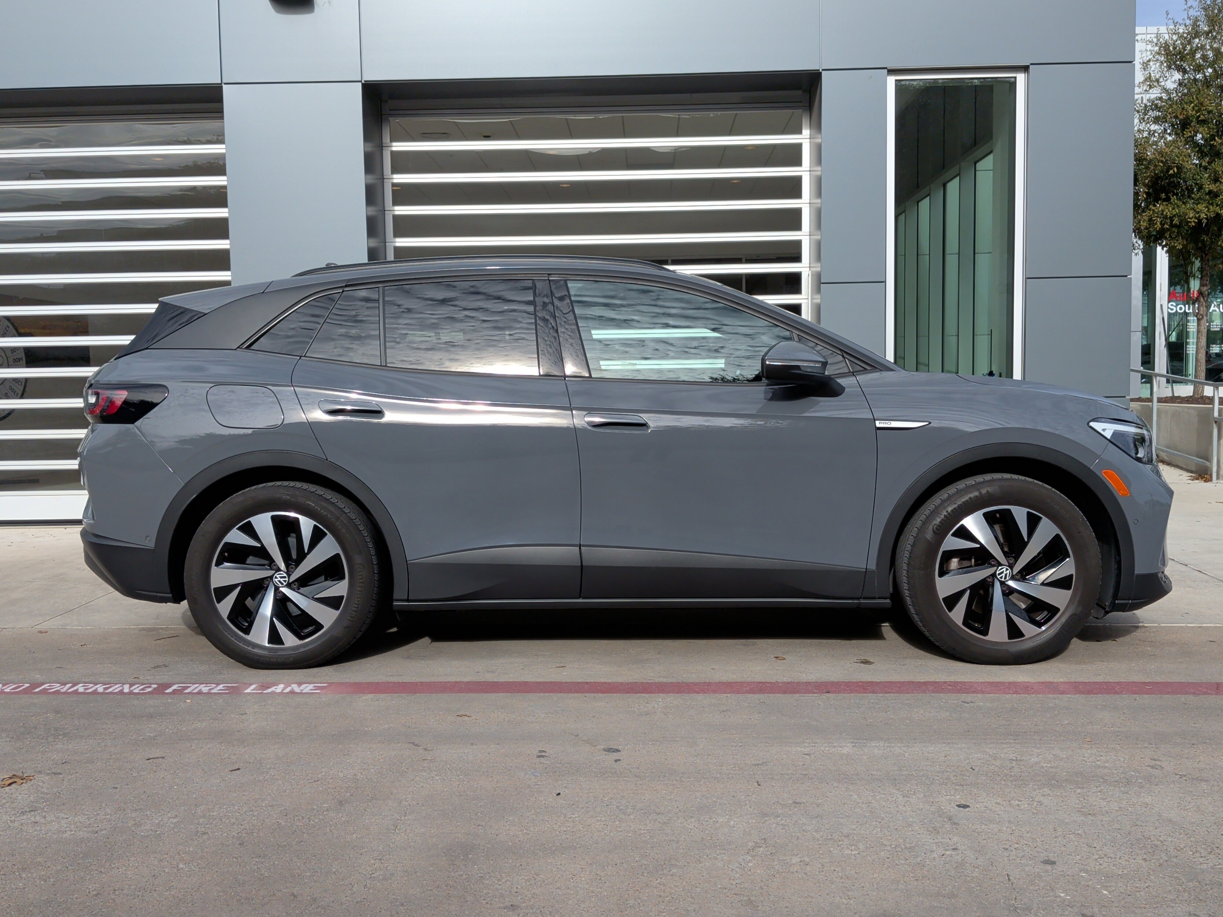 Used 2023 Volkswagen ID.4 Pro image 11