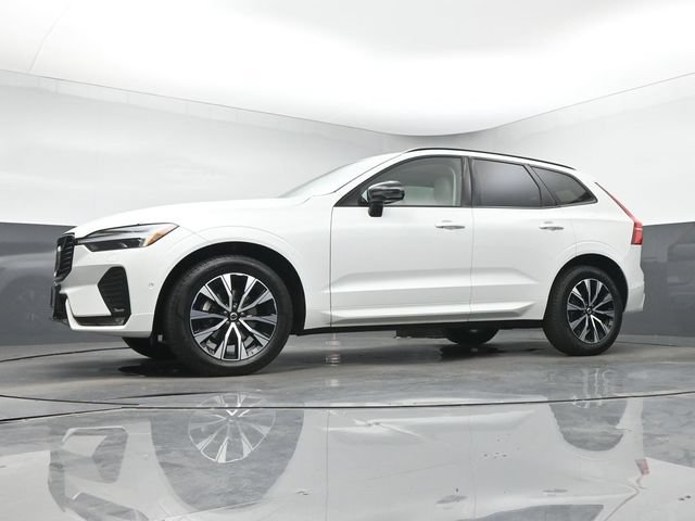 Used 2024 Volvo XC60 B5 Plus w/ Protection Package Premier AWD/4WD image 32