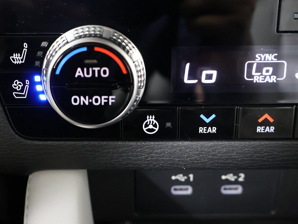 New 2025 Mitsubishi Outlander SEL image 56