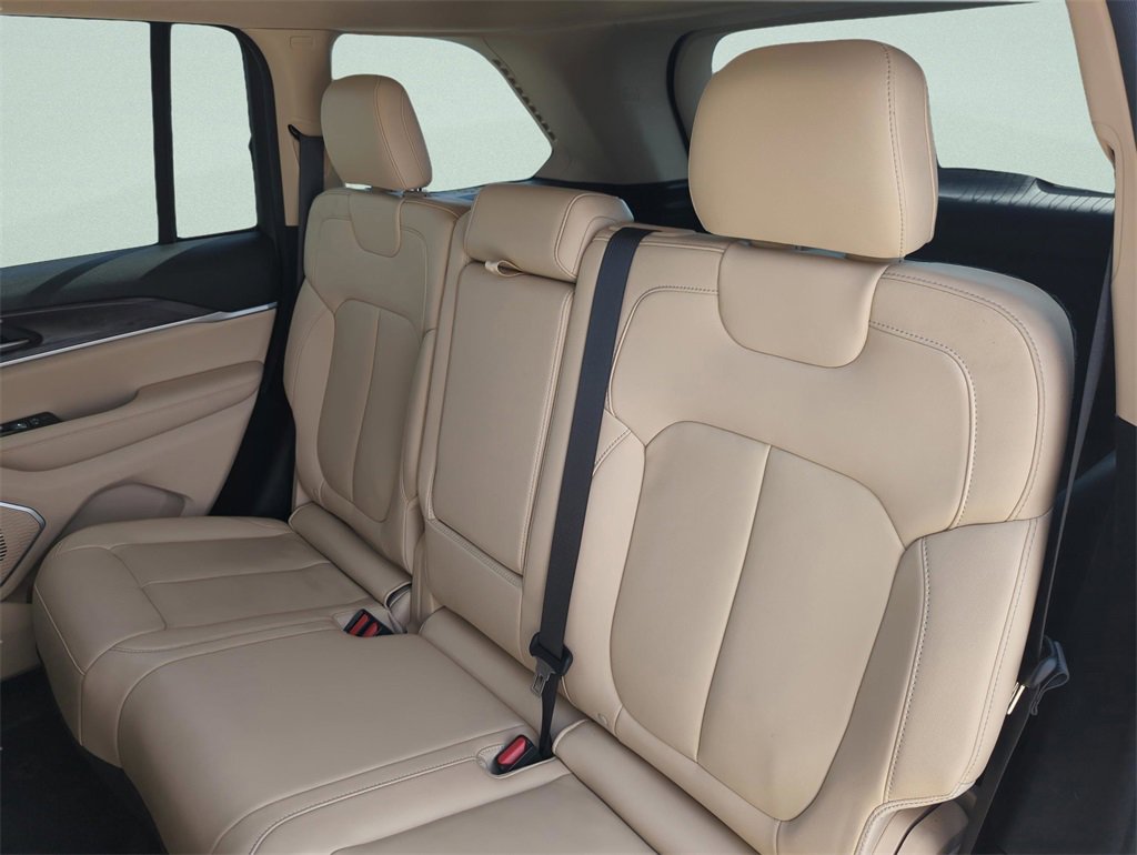 Used 2022 Jeep Grand Cherokee Limited image 25