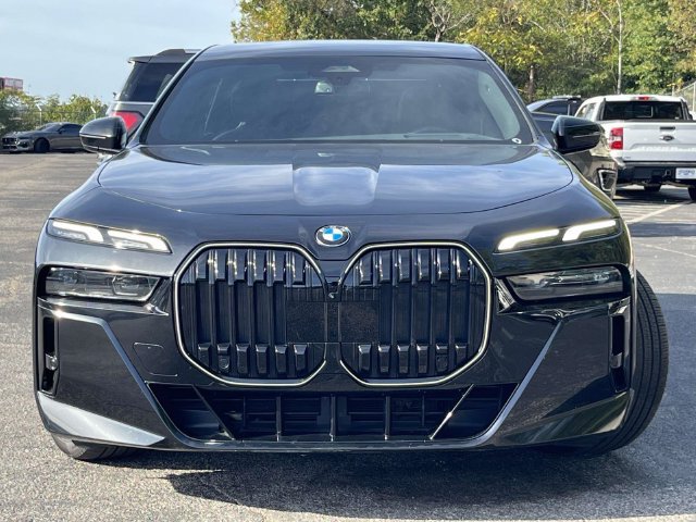 Used 2026 BMW 740i RWD image 9