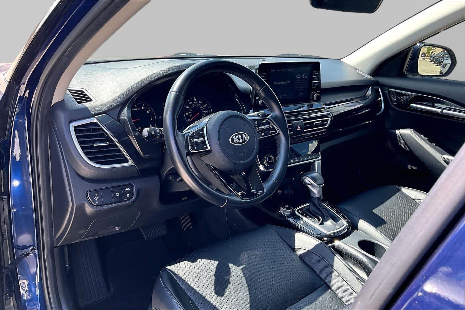 Used 2021 Kia Seltos EX AWD/4WD image 15