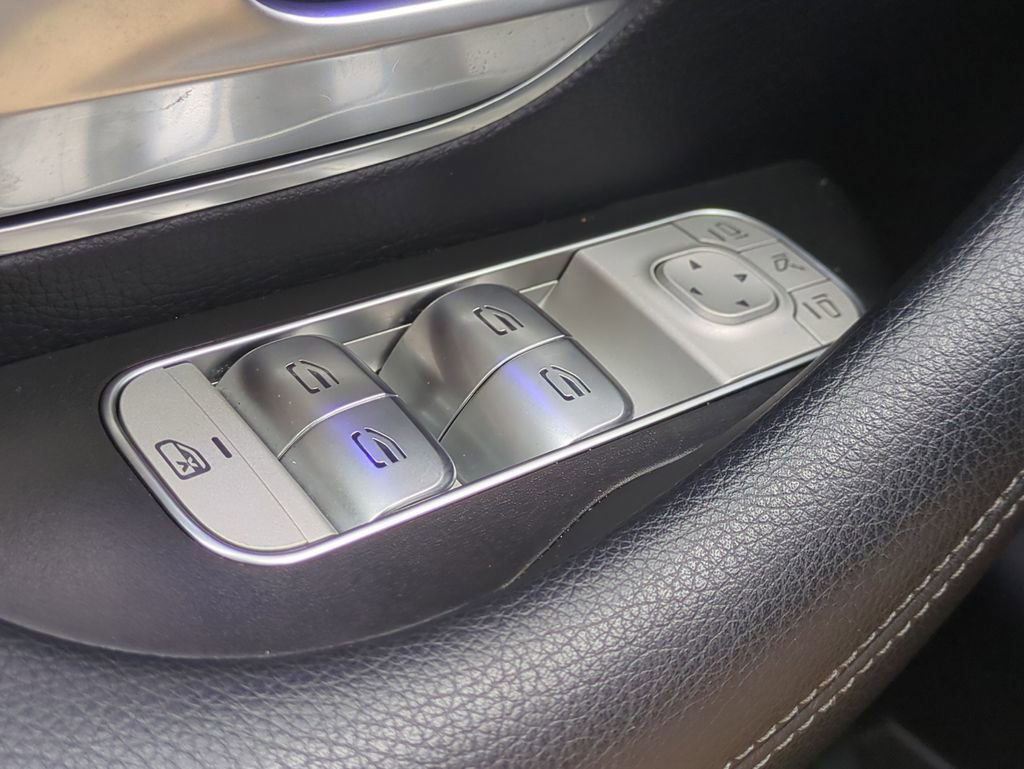 Used 2024 Mercedes-Benz GLE 350 4MATIC image 28