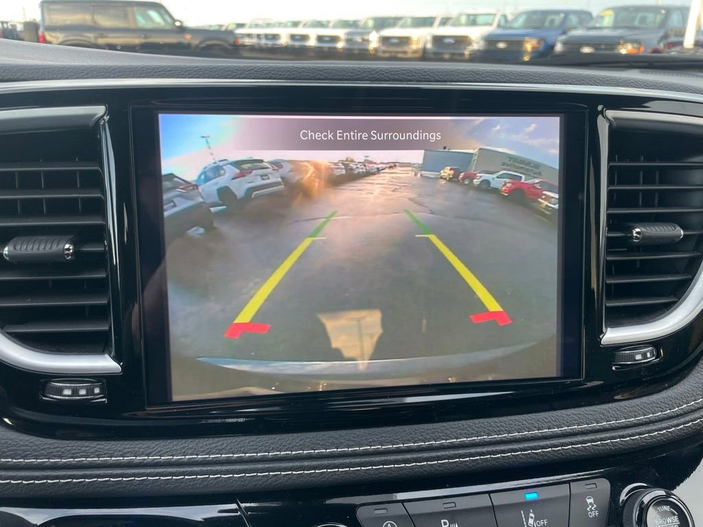 Used 2025 Chrysler Pacifica Limited image 20
