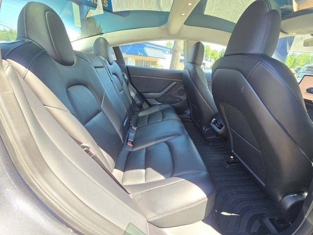 Used 2023 Tesla Model 3 Standard Range RWD image 12