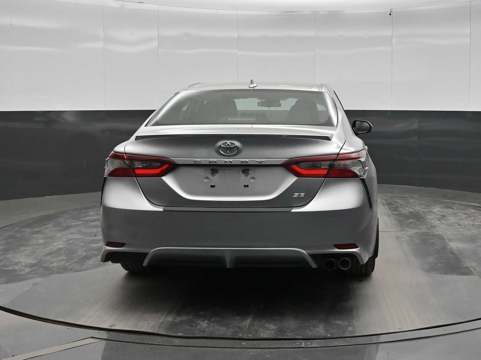 Used 2024 Toyota Camry SE FWD image 6