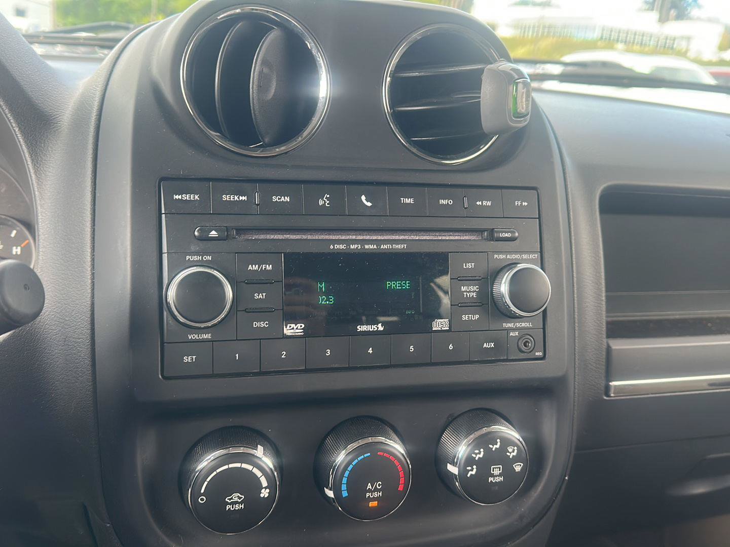 Used 2015 Jeep Patriot Sport w/ Power Value Group AWD/4WD image 13