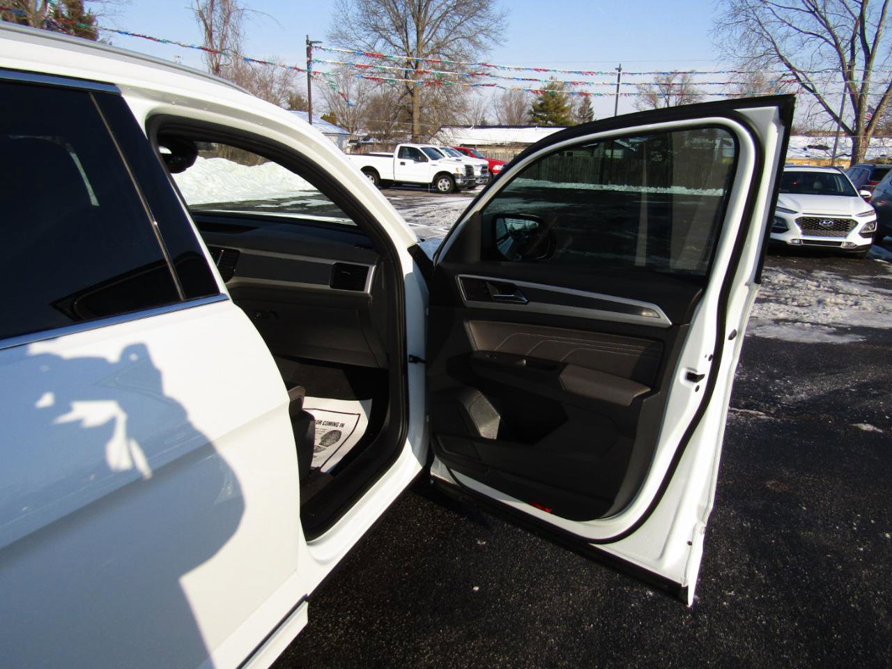 Used 2021 Volkswagen Atlas Cross Sport SEL Premium R-Line image 28