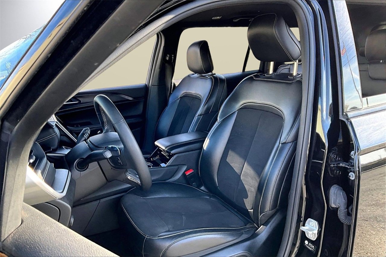 Used 2023 Jeep Grand Cherokee L Altitude image 19