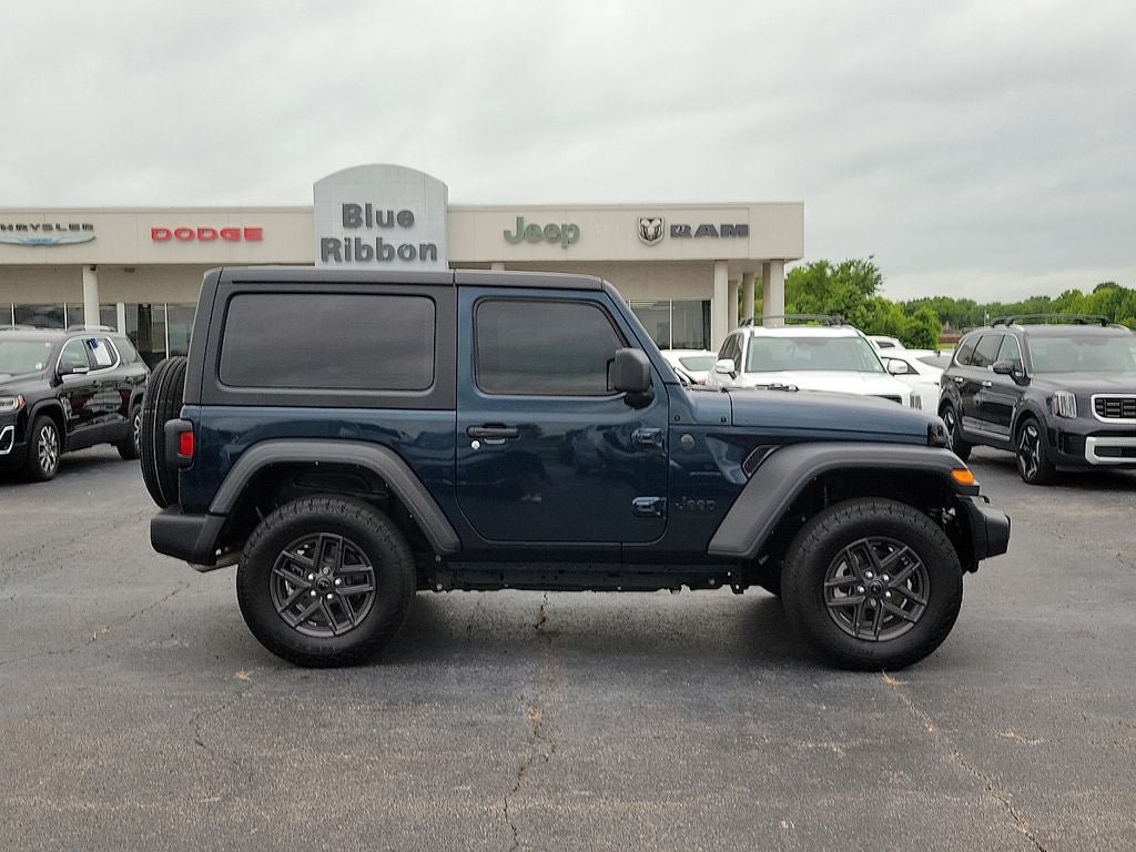 Used 2025 Jeep Wrangler Sport AWD/4WD image 6
