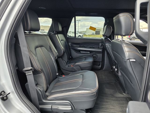 Used 2024 Ford Expedition Platinum image 31