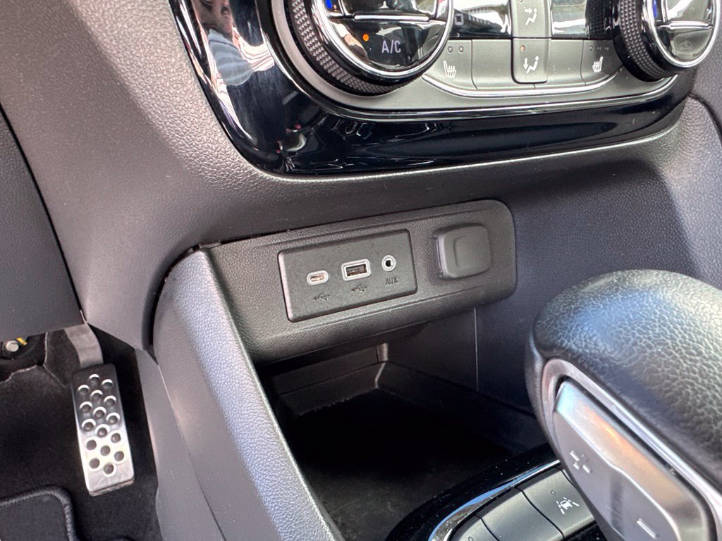 Used 2023 Buick Encore GX Select w/ Sport Touring Package FWD image 24