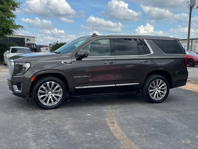 Used 2021 GMC Yukon Denali w/ Advanced Technology Package RWD image 4
