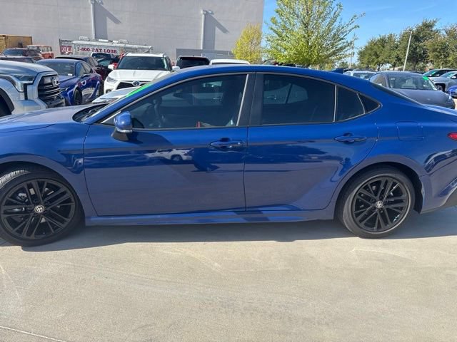 Used 2025 Toyota Camry SE FWD image 5