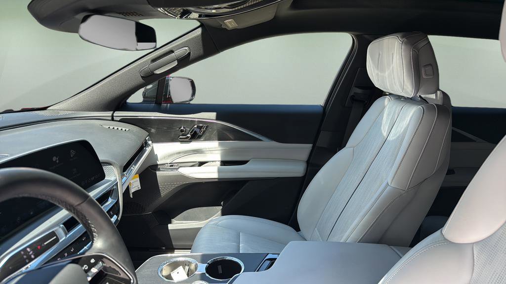 Certified 2024 Cadillac Lyriq Luxury w/ LPO, Floor Liner Package AWD/4WD image 21