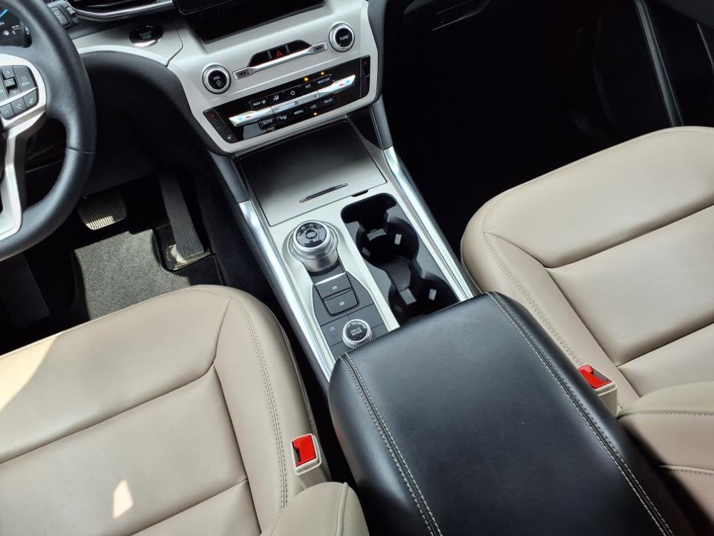 Certified 2023 Ford Explorer XLT w/ Equipment Group 202A image 11