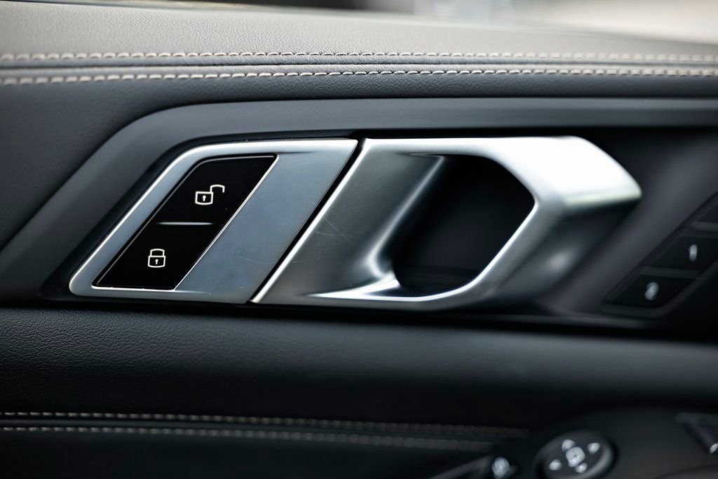 New 2026 BMW X5 sDrive40i w/ M Sport Package image 16