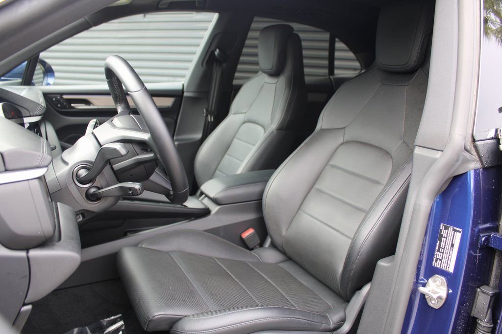 Certified 2024 Porsche Macan 4 Electric image 5