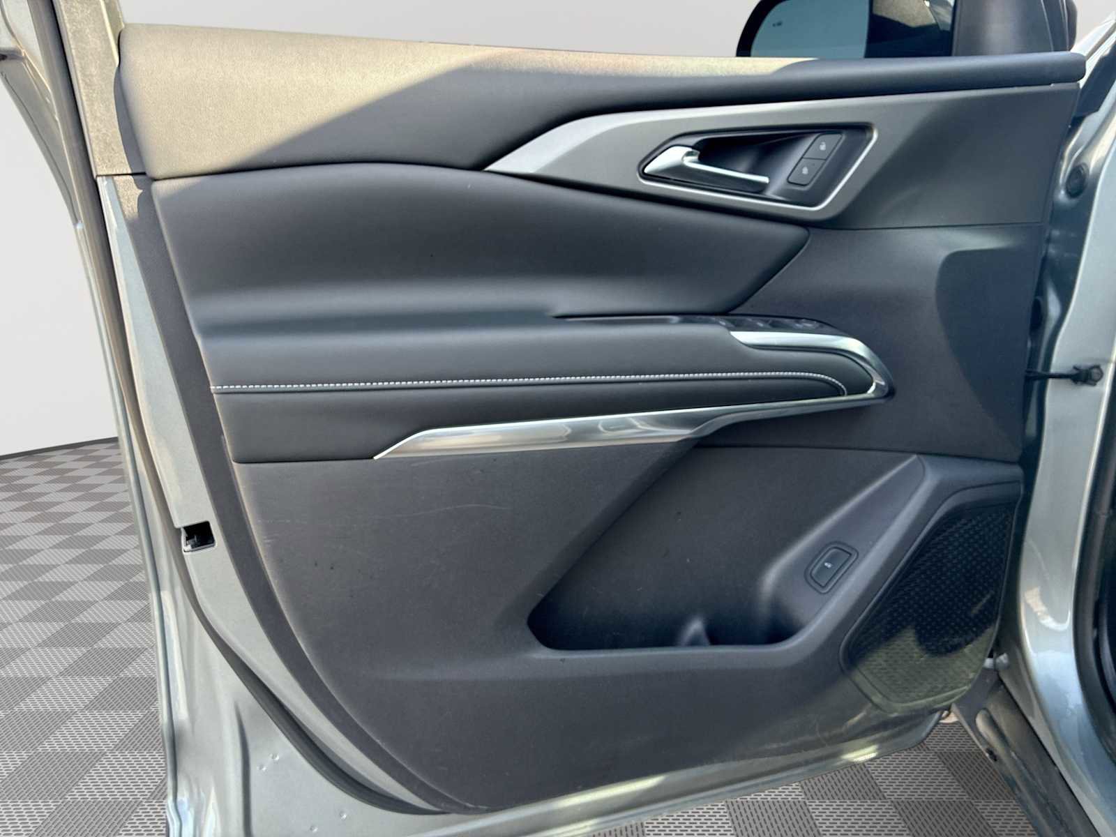 Certified 2024 Chevrolet Traverse LT w/ LPO, Floor Liner Package image 22