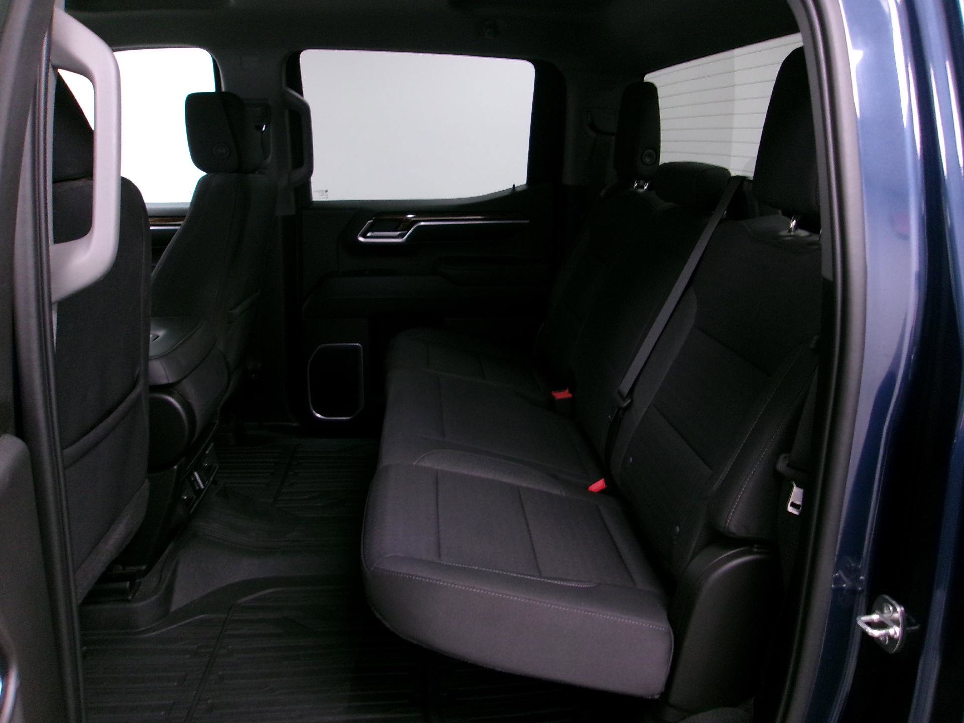 Certified 2022 GMC Sierra 1500 SLE image 9