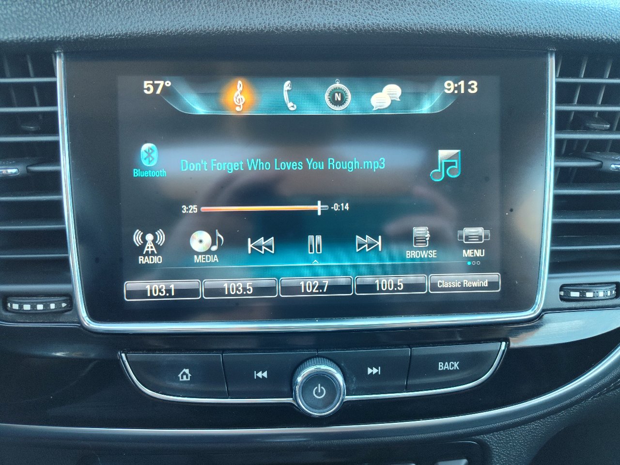 Used 2018 Buick Encore Essence image 24