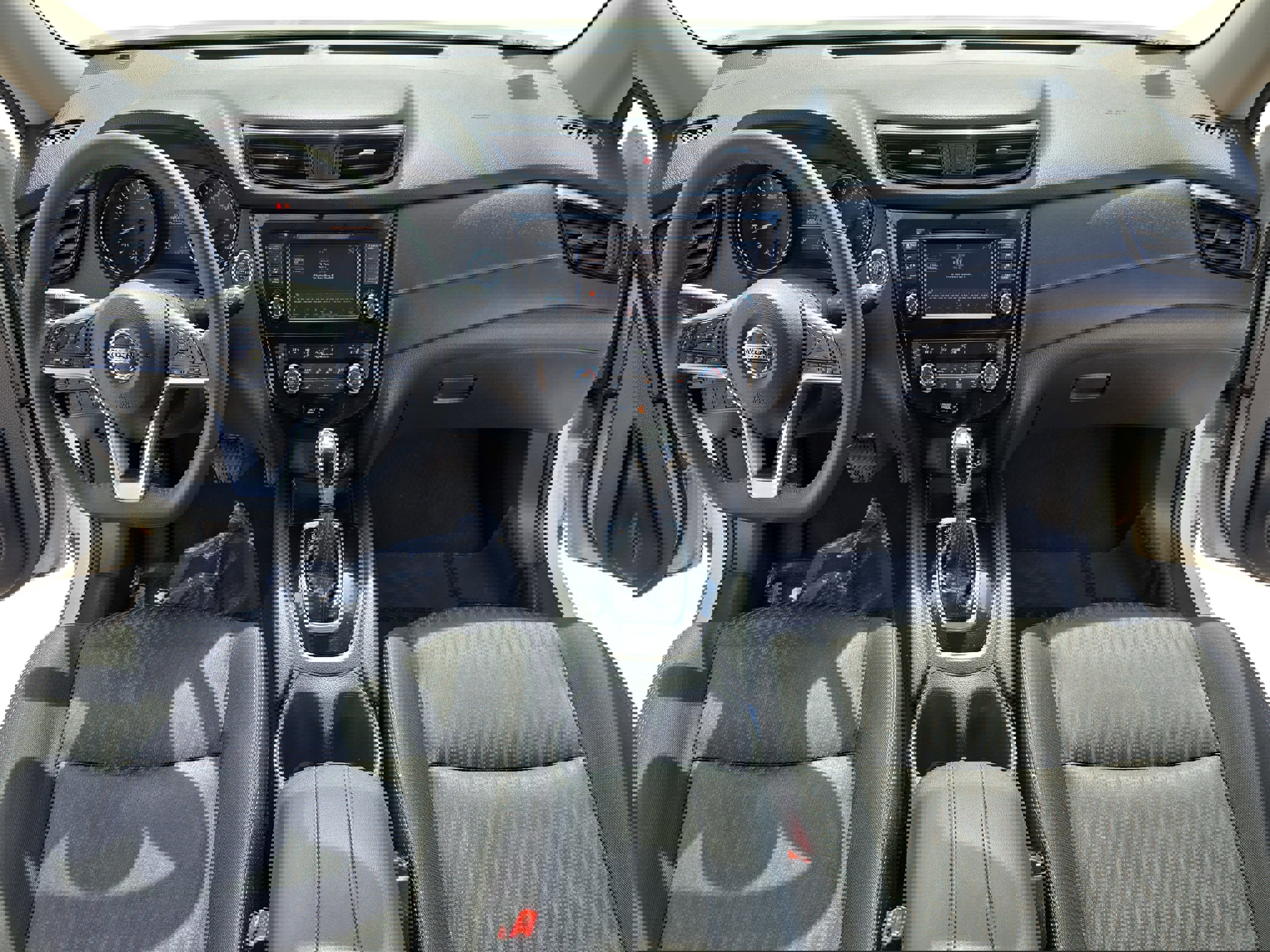 Used 2018 Nissan Rogue SV image 9