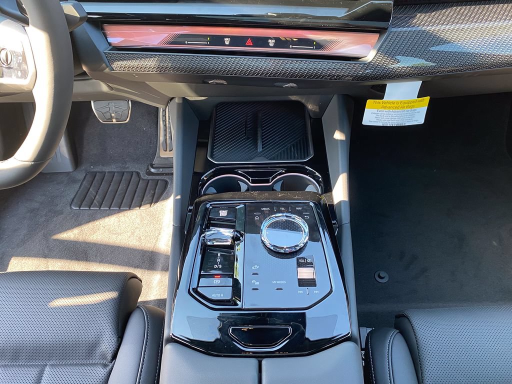 New 2027 BMW 550e xDrive w/ Executive Package AWD/4WD image 32