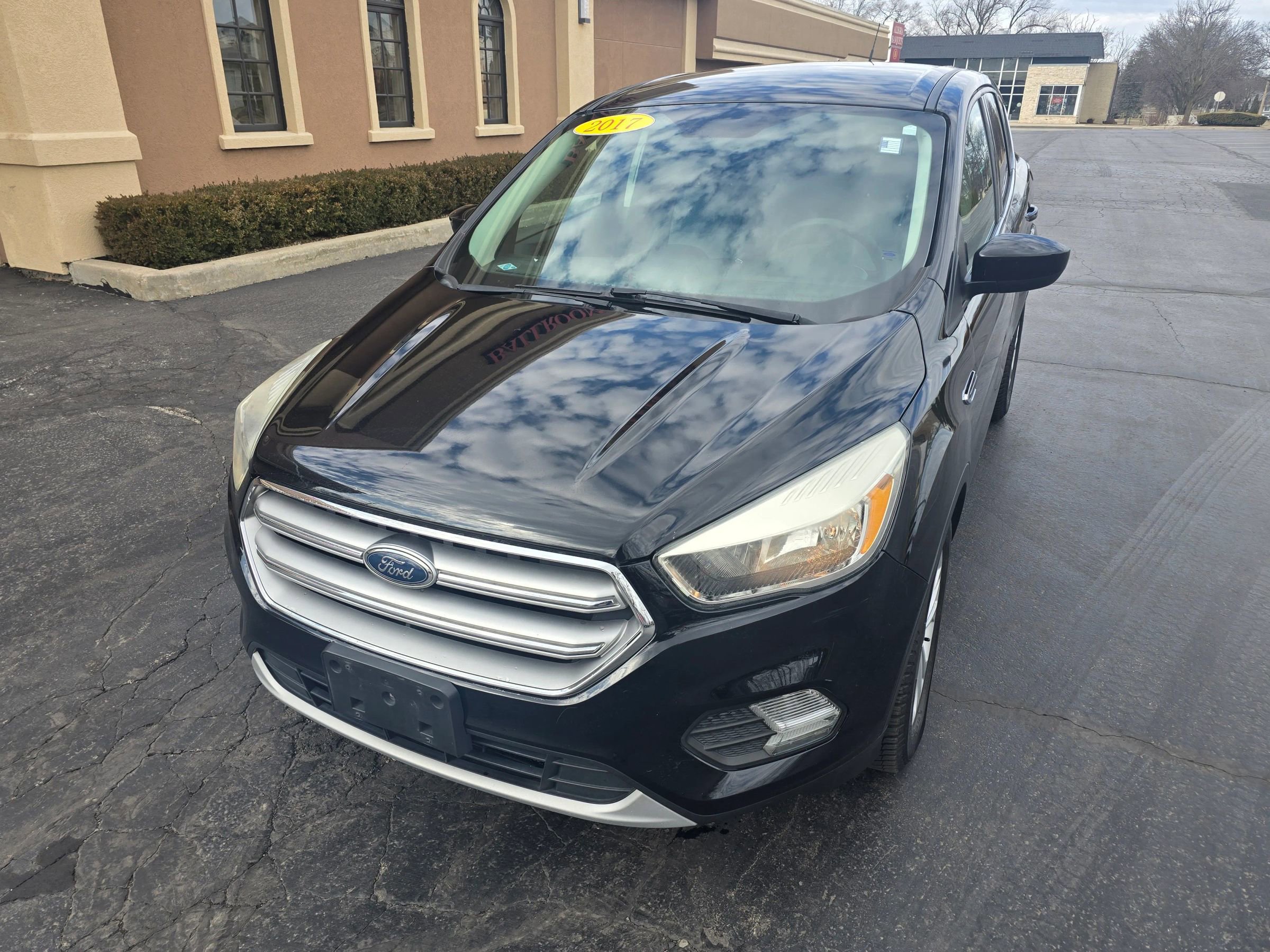 Used 2017 Ford Escape SE image 6