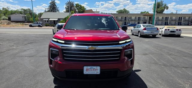 New 2026 Chevrolet Traverse LT w/ Driver Confidence Package AWD/4WD image 2