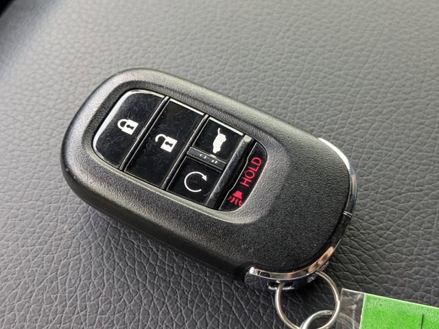 Used 2025 Honda Pilot TrailSport image 38