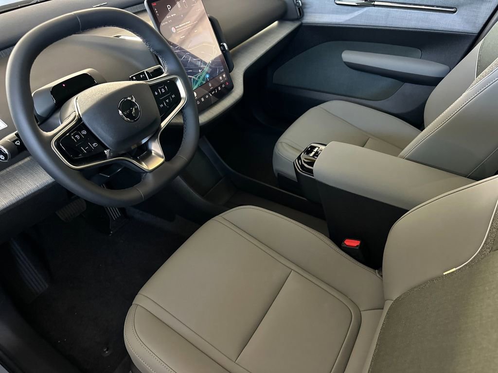 New 2026 Volvo EX30 Plus w/ Climate Package image 9