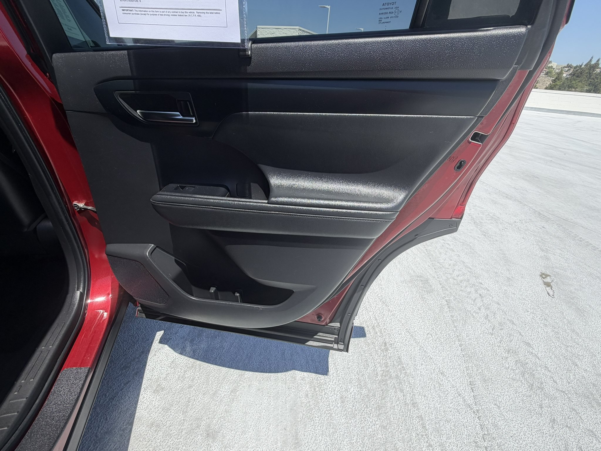 Used 2022 Toyota Highlander XLE FWD image 18
