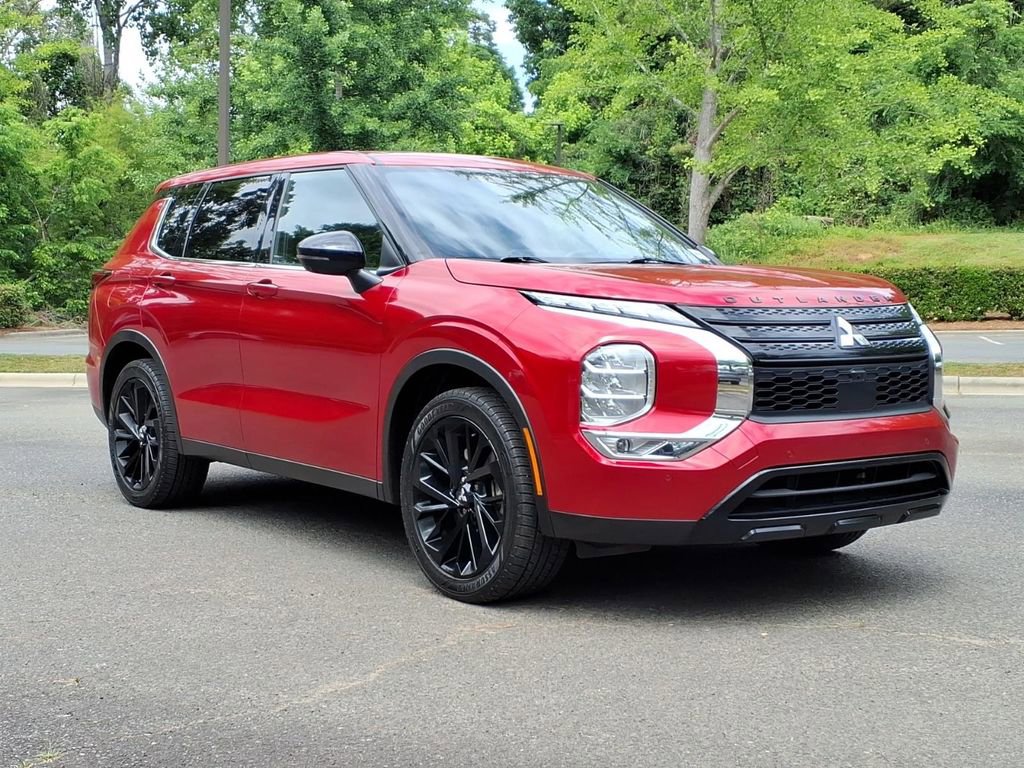 Used 2024 Mitsubishi Outlander SE Black Edition