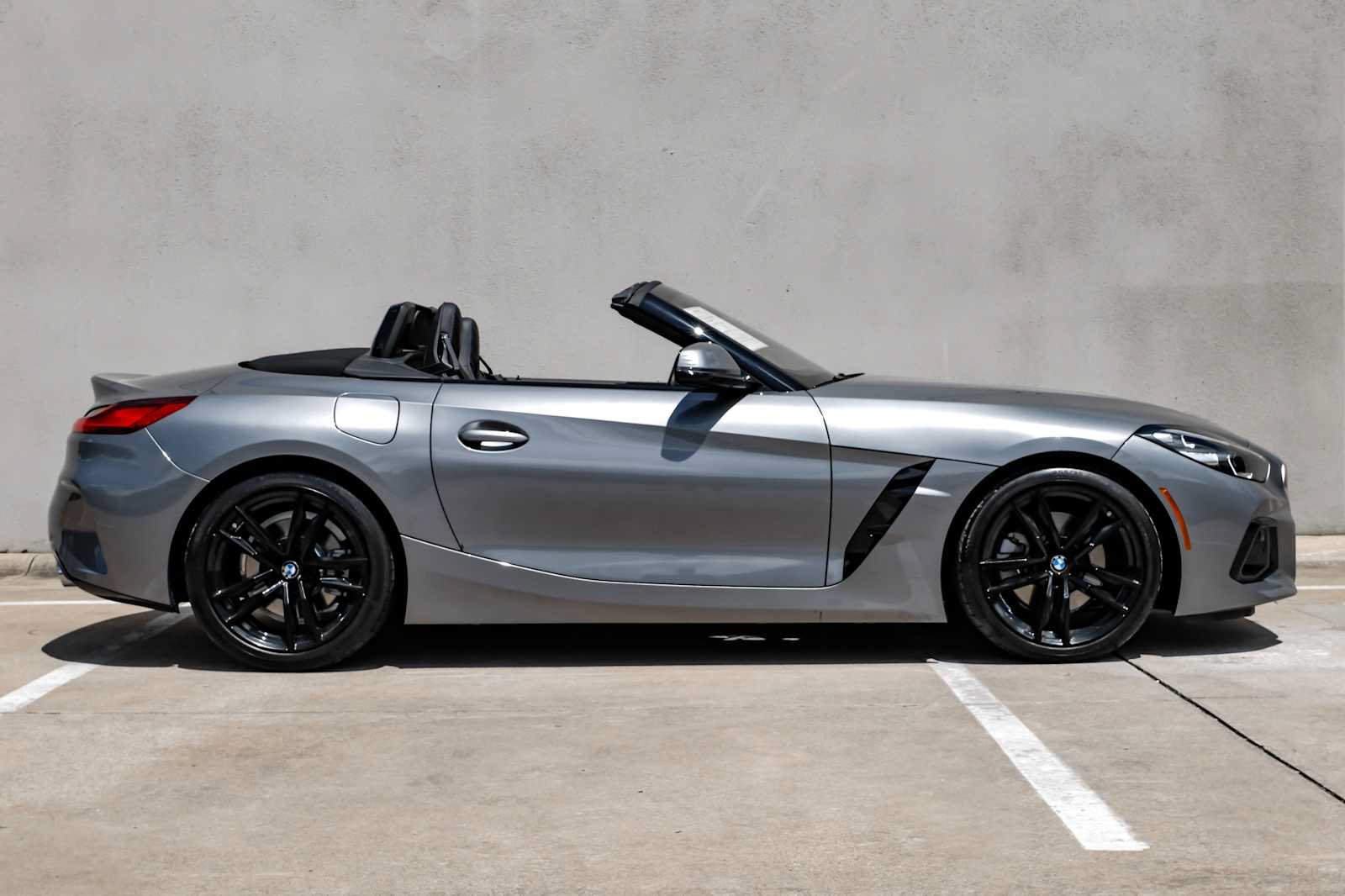 Used 2024 BMW Z4 sDrive30i w/ Convenience Package RWD image 10