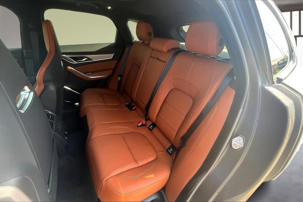 New 2026 Jaguar F-PACE R-Dynamic S image 10