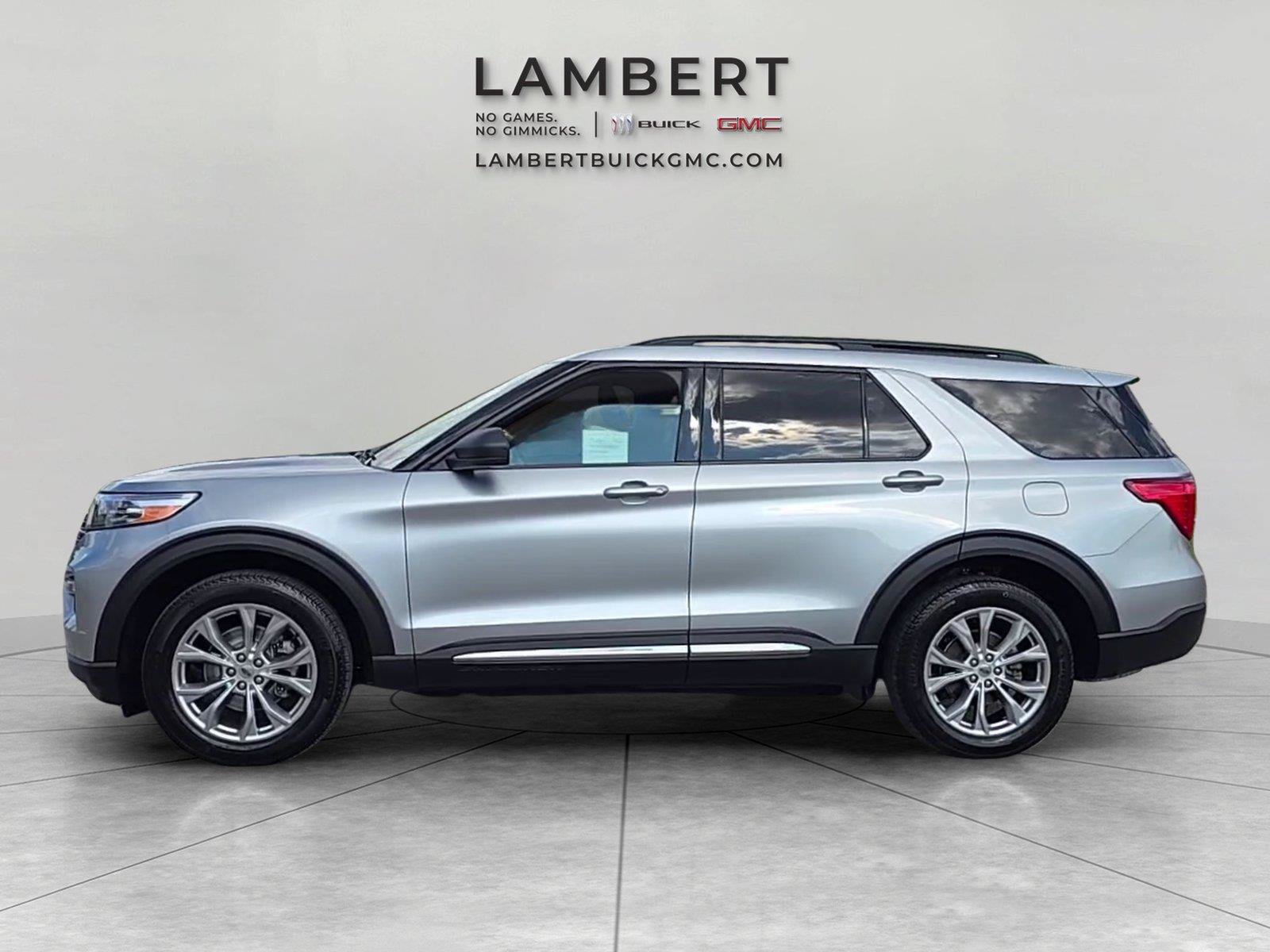 Used 2020 Ford Explorer XLT w/ Equipment Group 202A AWD/4WD image 2