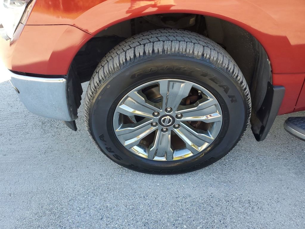 Used 2019 Nissan Titan SL w/ Chrome Package image 17