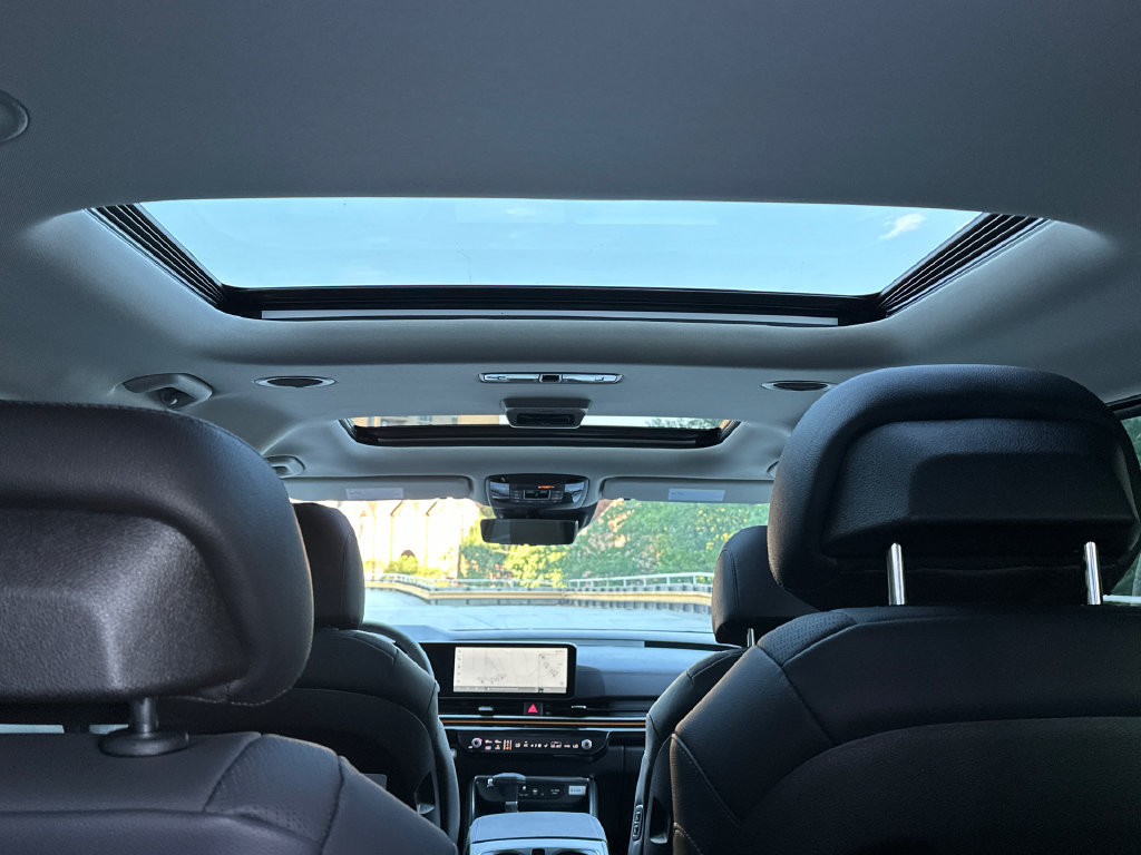 New 2026 Kia Carnival SX Prestige FWD image 8