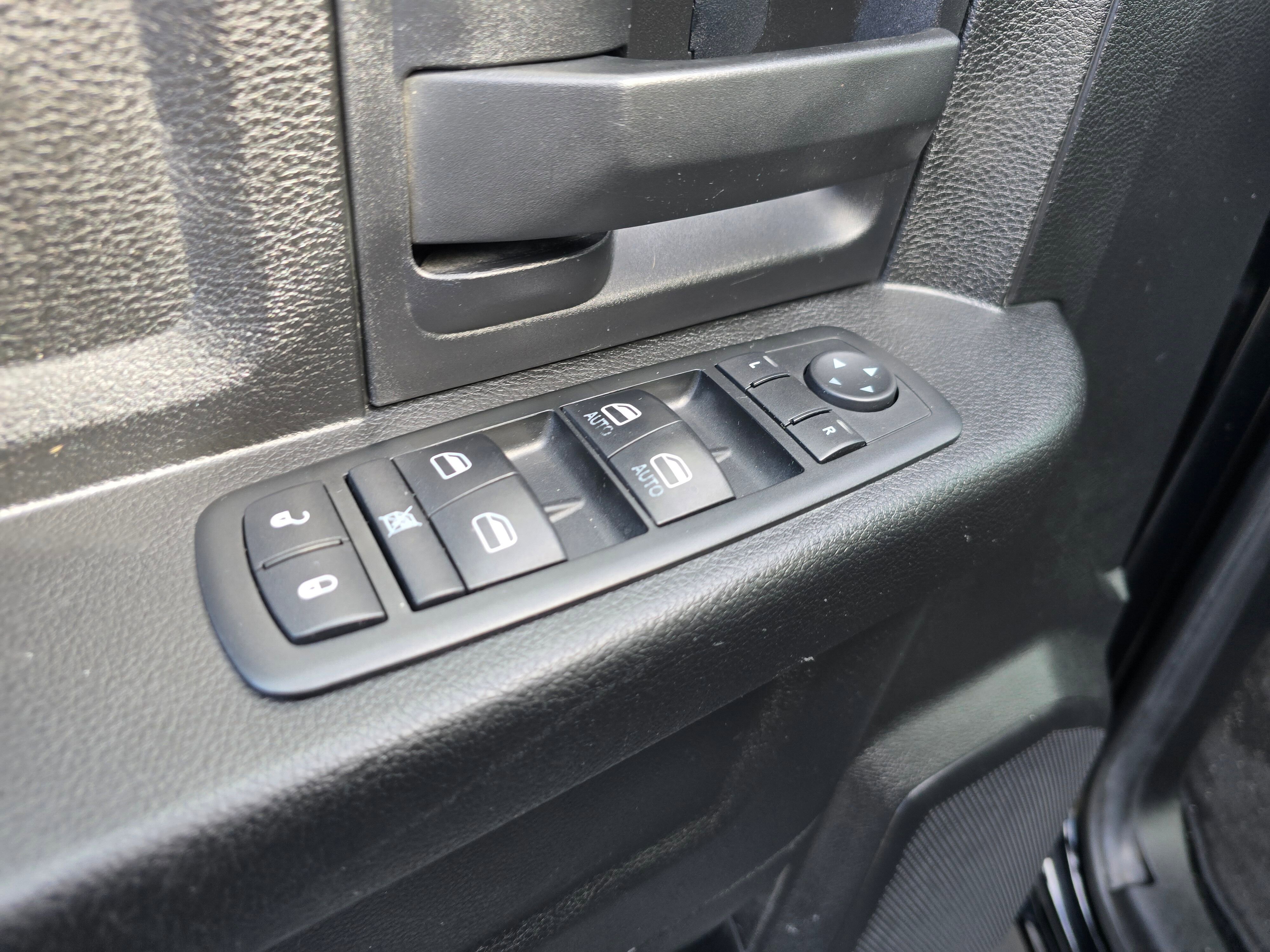 Used 2013 RAM 1500 ST w/ SXT Appearance Group AWD/4WD image 26
